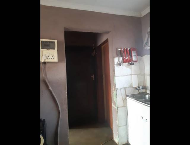 2 BEDROOM HOUSE FOR SALE IN LUFHERENG